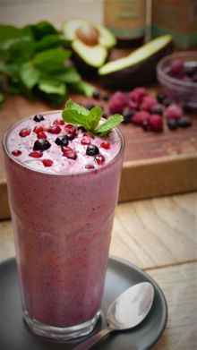 Energiser smoothie with added Omega 3 with vegan CatchFree oil