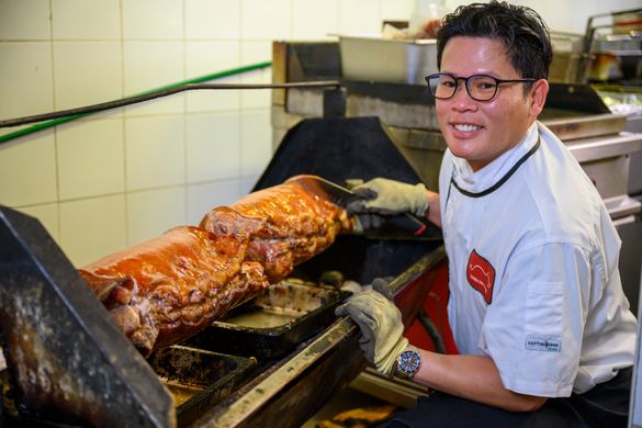 Will Mahusay at Sydney Cebu Lechon Will Mahusay at Sydney Cebu Lechon