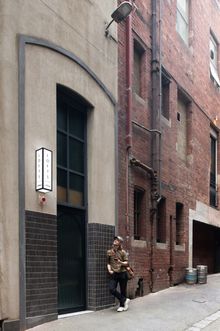 Adina Apartment Hotel Melbourne on Flinders - Warehouse Loft entrance