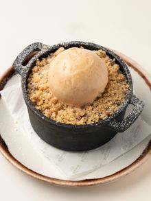 Toffee Apple, fig & chestnut crumble