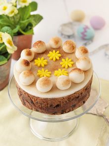 DukesHill Simnel Cake Portrait