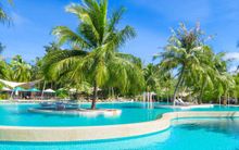 Holiday Inn Resort Kandooma Maldives - Main Resort Pool 