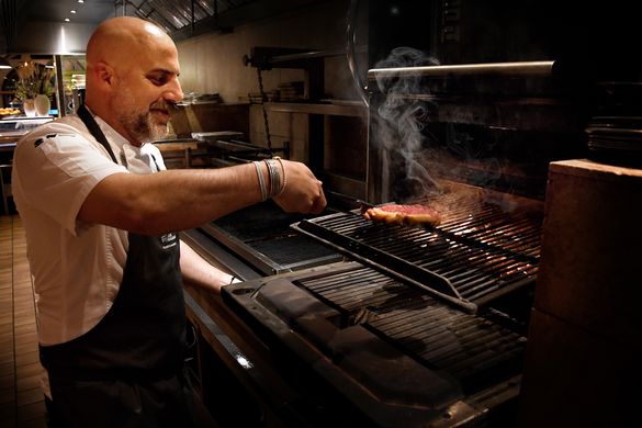  Chef Roy Ner is an ambassador for Australian red meat and praises the 'community' approach to red meat production in Australia, along with the country's world-leading grading system that ensures consistency for chefs and hospitality professionals.