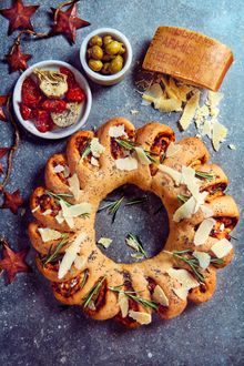 Parmigiano Reggiano pull-apart garland