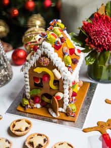 Festive High Tea by Anna Polyviou at Shangri-La Hotel, Sydney