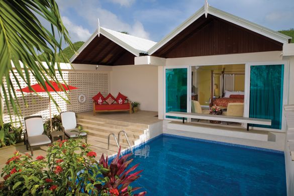 Spice Island Beach Resort Luxury Almond Pool Suite