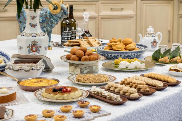 Chá Gordo Afternoon Tea offers over 30 exquisite dishes Chá Gordo Afternoon Tea offers over 30 exquisite dishes