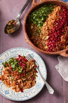 Baladi lentil pasta stew