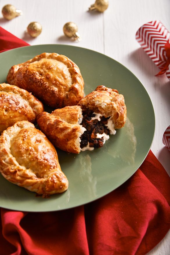 Christmas Pudding Pasty Christmas Pudding Pasty