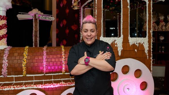 Giant Gingerbread House by Anna Polyviou, Shangri-La Hotel, Sydney Giant Gingerbread House by Anna Polyviou, Shangri-La Hotel, Sydney