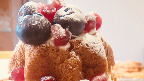 So… How Do I Eat Panettone and Pandoro? So… How Do I Eat Panettone and Pandoro?